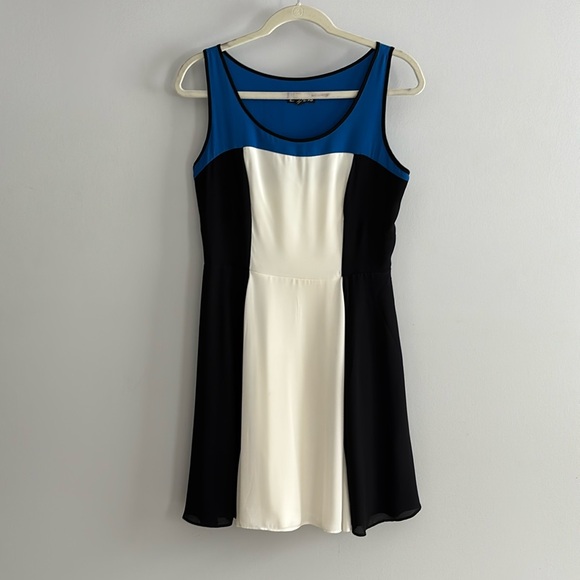 Express swing tank color-block dress.  Size 4. - Picture 1 of 4